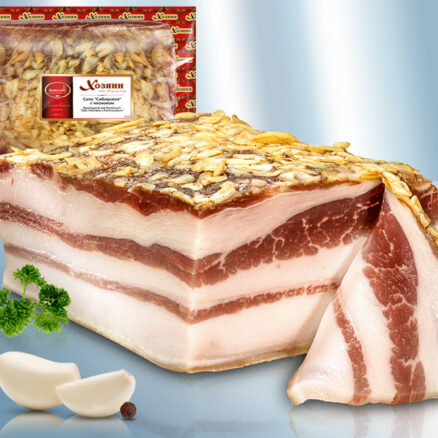 Manteca de cerdo siberiana con ajo, peso.