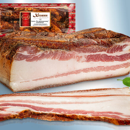 Panceta de cerdo casera curada y ahumado en frío