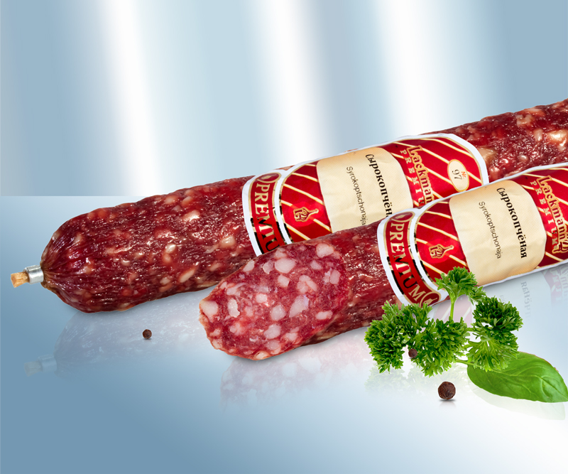 con trozos salami al estilo ruso